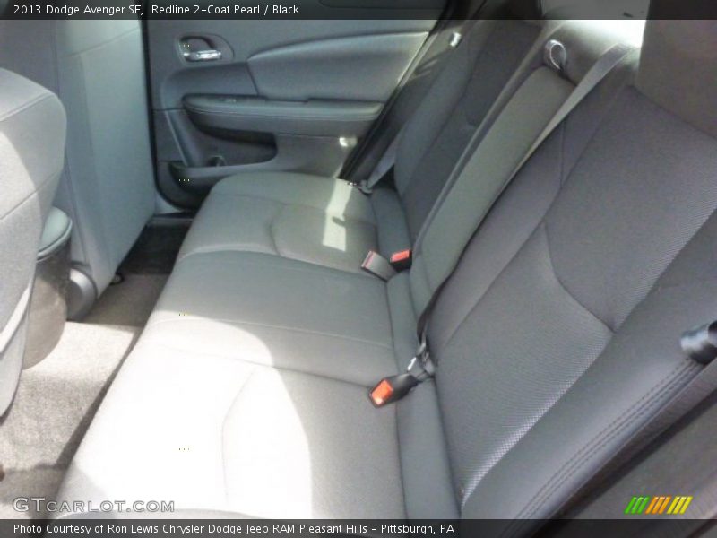 Redline 2-Coat Pearl / Black 2013 Dodge Avenger SE