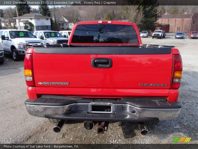 Victory Red / Graphite 2002 Chevrolet Silverado 2500 LS Extended Cab 4x4