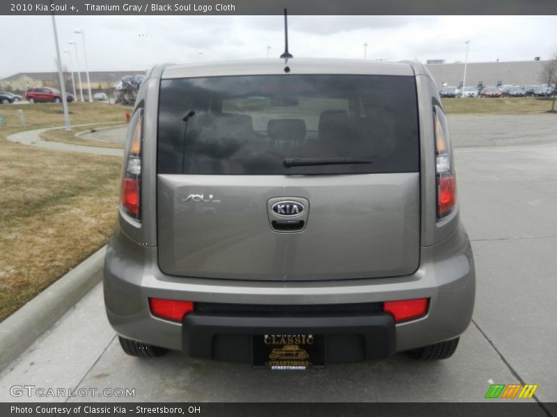 Titanium Gray / Black Soul Logo Cloth 2010 Kia Soul +