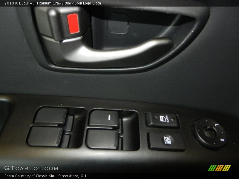 Titanium Gray / Black Soul Logo Cloth 2010 Kia Soul +