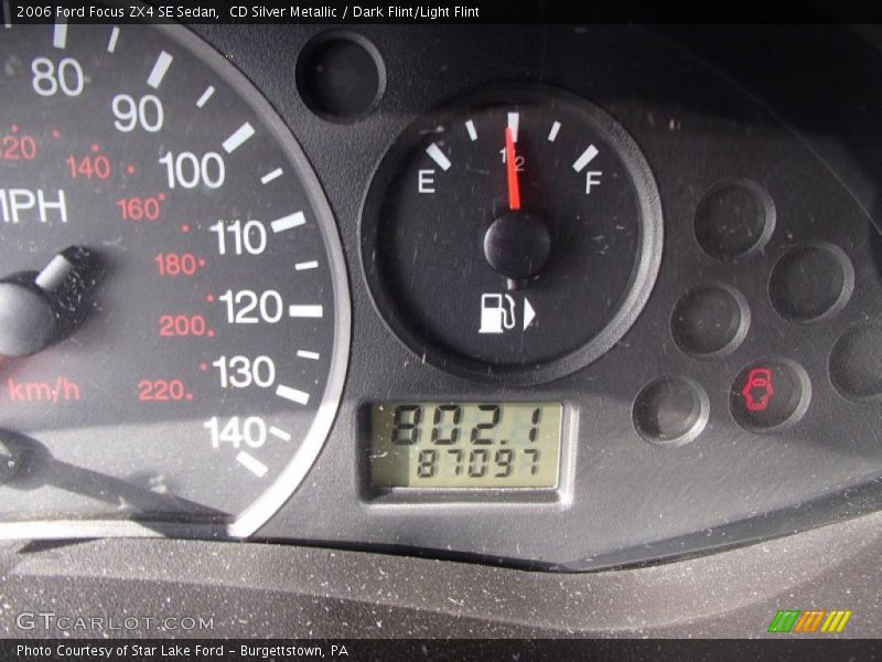 CD Silver Metallic / Dark Flint/Light Flint 2006 Ford Focus ZX4 SE Sedan