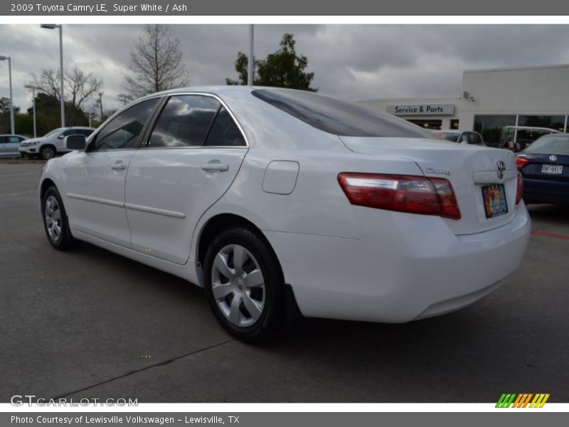 Super White / Ash 2009 Toyota Camry LE