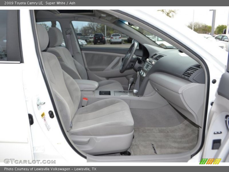 Super White / Ash 2009 Toyota Camry LE