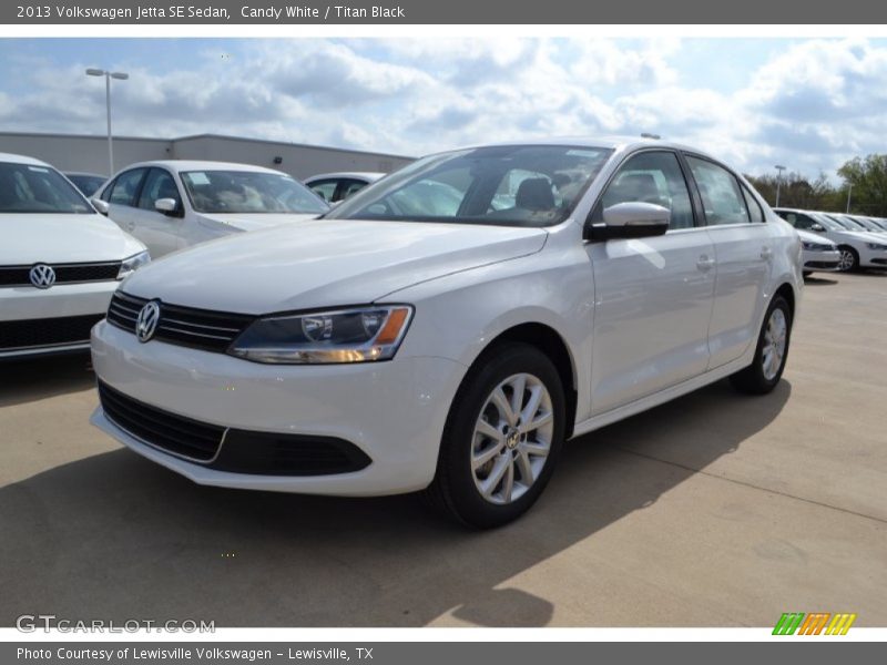 Candy White / Titan Black 2013 Volkswagen Jetta SE Sedan