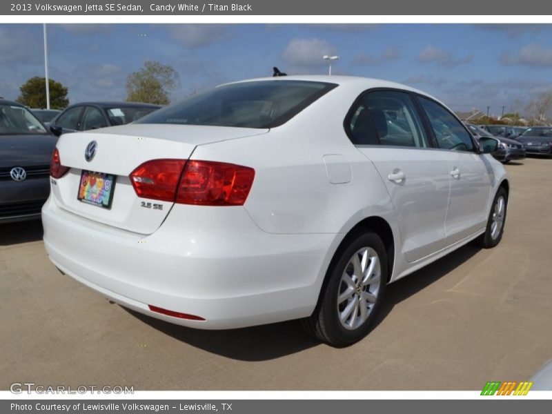 Candy White / Titan Black 2013 Volkswagen Jetta SE Sedan