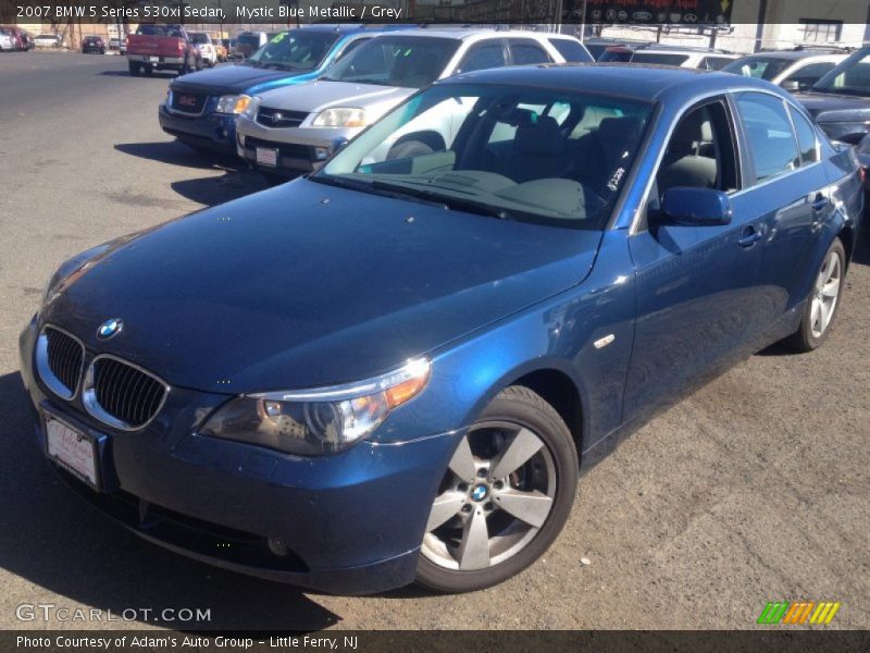 Front 3/4 View of 2007 5 Series 530xi Sedan