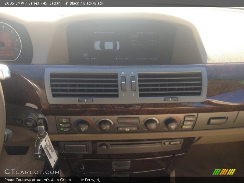 Jet Black / Black/Black 2005 BMW 7 Series 745i Sedan