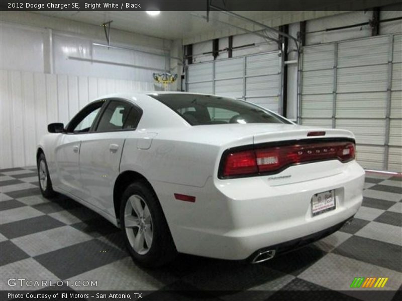 Bright White / Black 2012 Dodge Charger SE