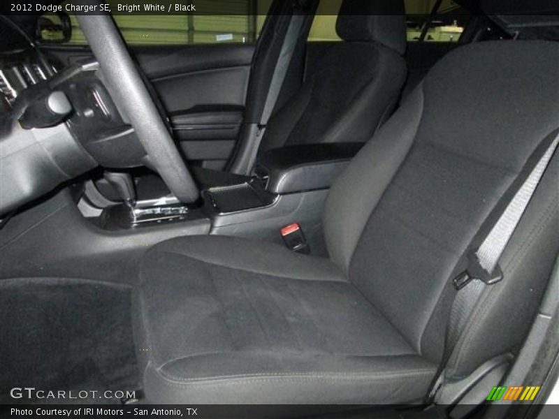 Bright White / Black 2012 Dodge Charger SE