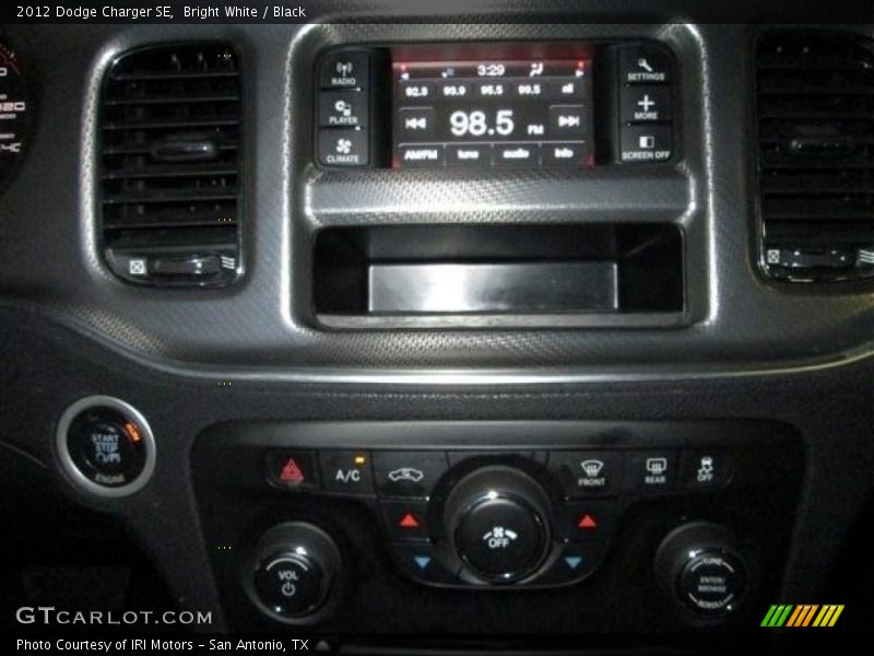 Bright White / Black 2012 Dodge Charger SE