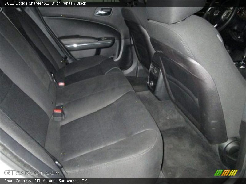 Bright White / Black 2012 Dodge Charger SE