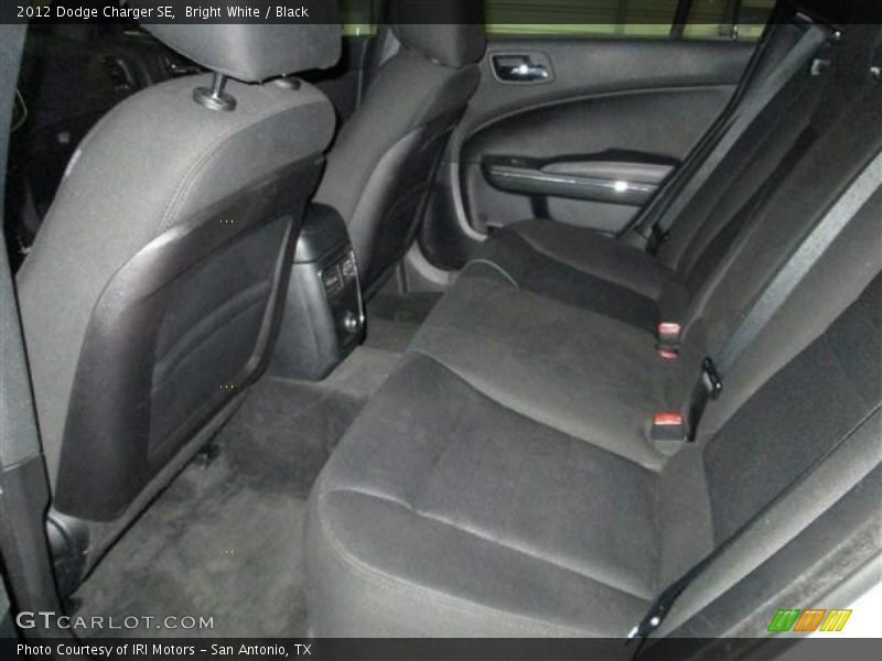 Bright White / Black 2012 Dodge Charger SE