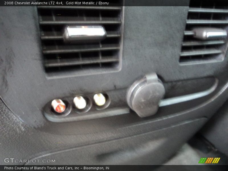Gold Mist Metallic / Ebony 2008 Chevrolet Avalanche LTZ 4x4