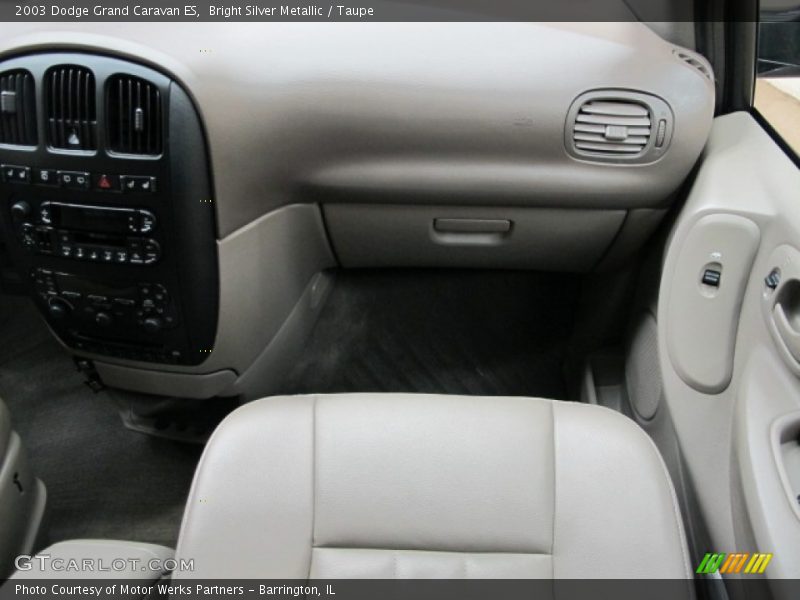 Bright Silver Metallic / Taupe 2003 Dodge Grand Caravan ES