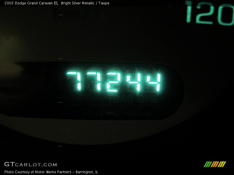 Bright Silver Metallic / Taupe 2003 Dodge Grand Caravan ES