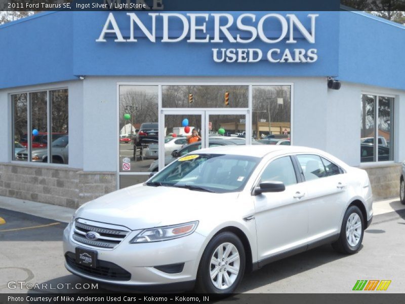 Ingot Silver / Light Stone 2011 Ford Taurus SE