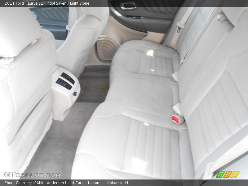 Ingot Silver / Light Stone 2011 Ford Taurus SE