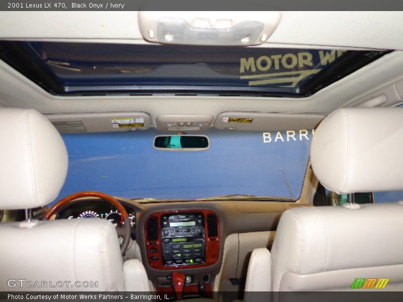 Black Onyx / Ivory 2001 Lexus LX 470