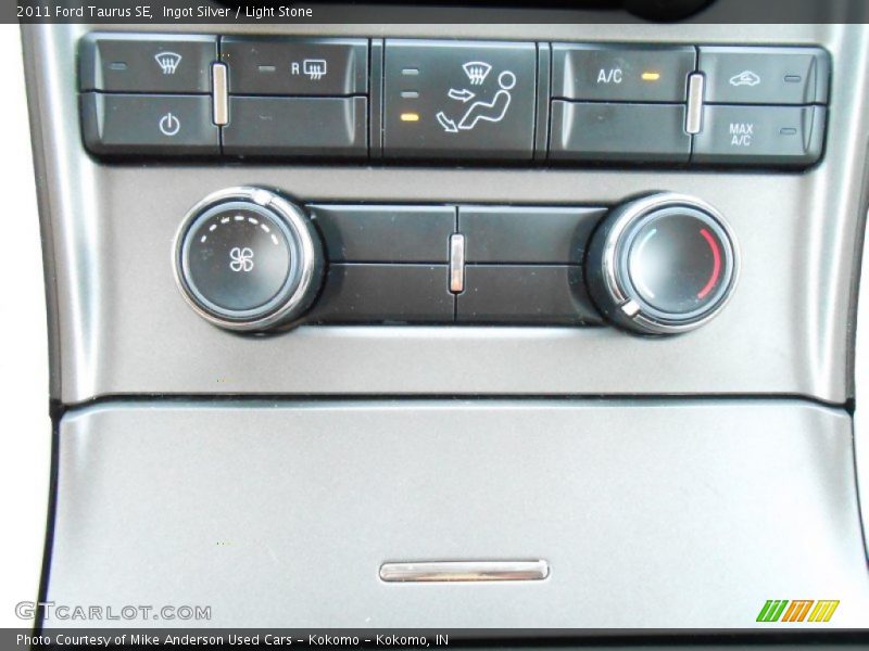 Ingot Silver / Light Stone 2011 Ford Taurus SE
