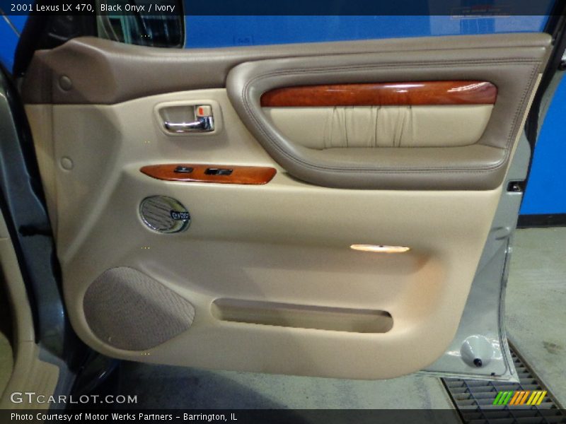 Black Onyx / Ivory 2001 Lexus LX 470