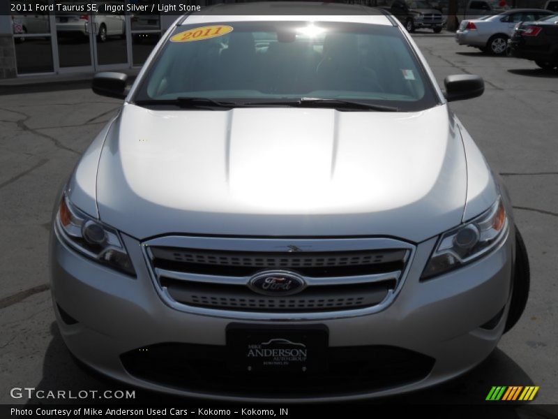Ingot Silver / Light Stone 2011 Ford Taurus SE