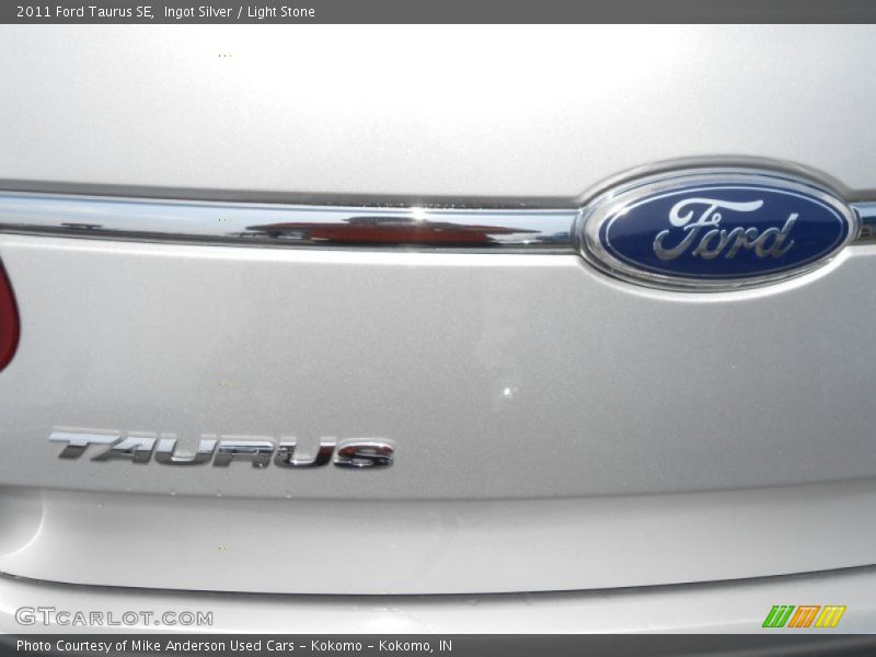 Ingot Silver / Light Stone 2011 Ford Taurus SE