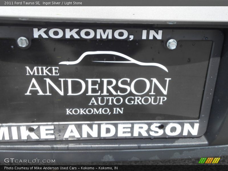 Ingot Silver / Light Stone 2011 Ford Taurus SE