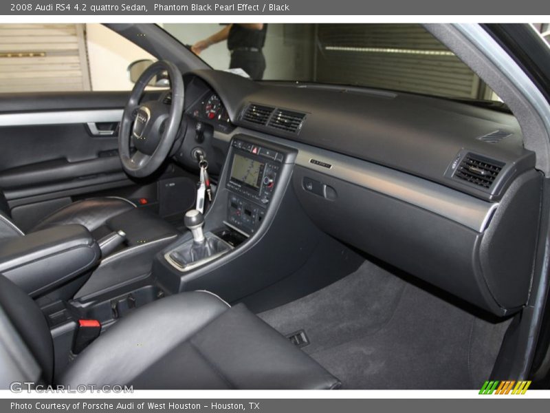 Dashboard of 2008 RS4 4.2 quattro Sedan