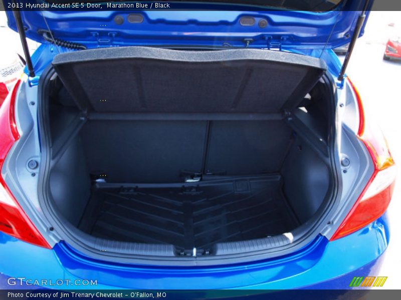 Marathon Blue / Black 2013 Hyundai Accent SE 5 Door