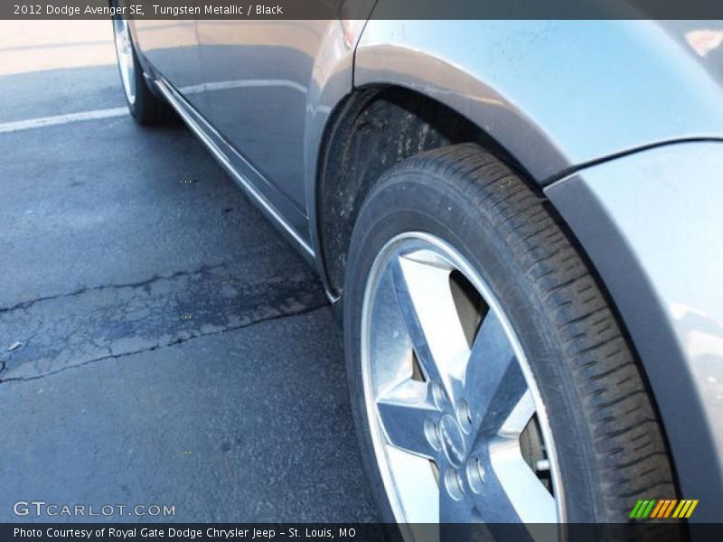 Tungsten Metallic / Black 2012 Dodge Avenger SE