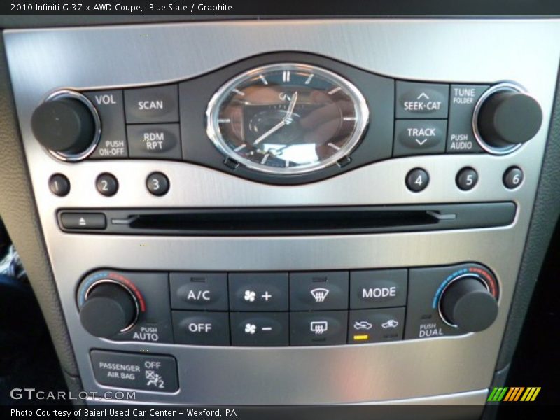 Controls of 2010 G 37 x AWD Coupe