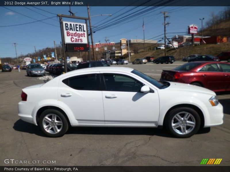 Bright White / Black 2012 Dodge Avenger SXT
