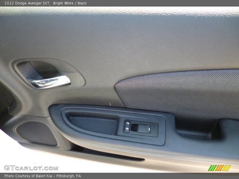 Bright White / Black 2012 Dodge Avenger SXT