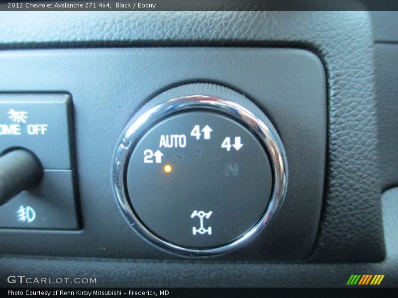Black / Ebony 2012 Chevrolet Avalanche Z71 4x4