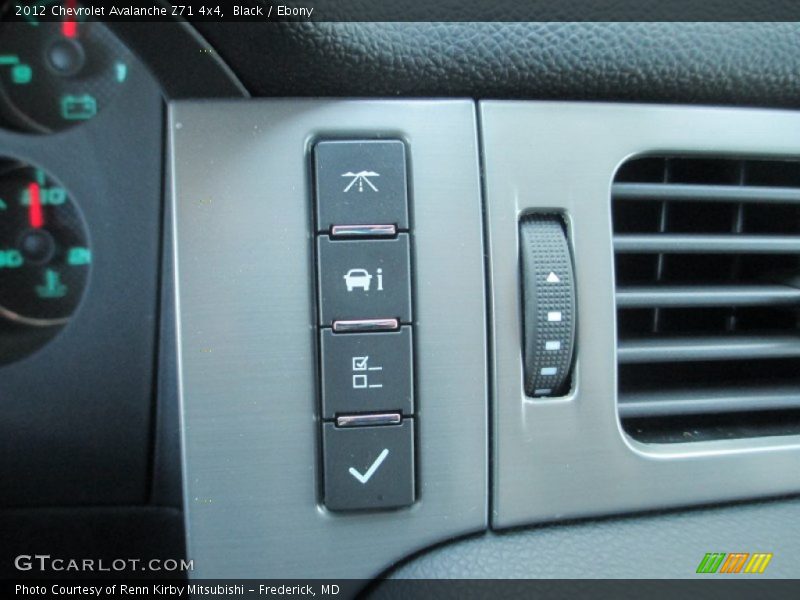 Black / Ebony 2012 Chevrolet Avalanche Z71 4x4