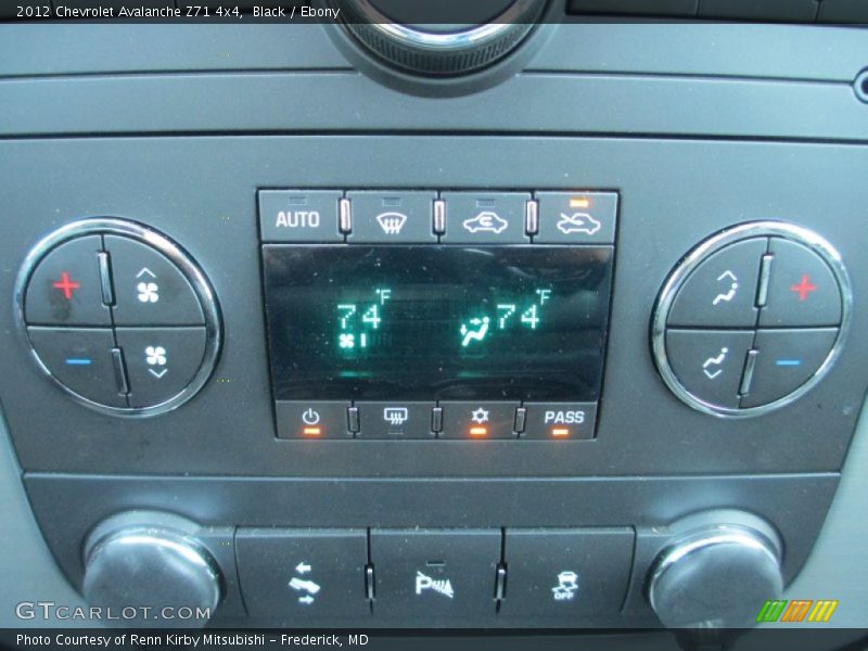 Black / Ebony 2012 Chevrolet Avalanche Z71 4x4