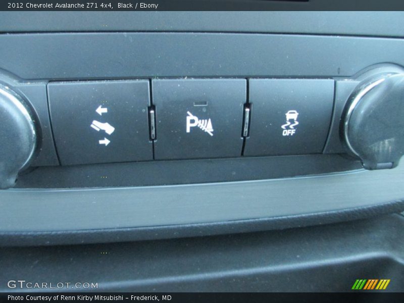Black / Ebony 2012 Chevrolet Avalanche Z71 4x4