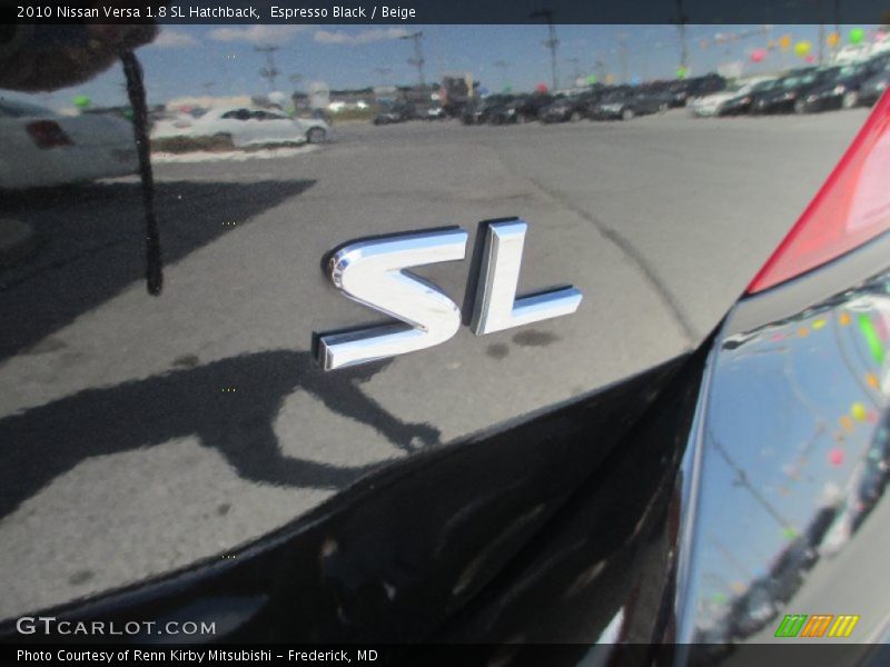 Espresso Black / Beige 2010 Nissan Versa 1.8 SL Hatchback