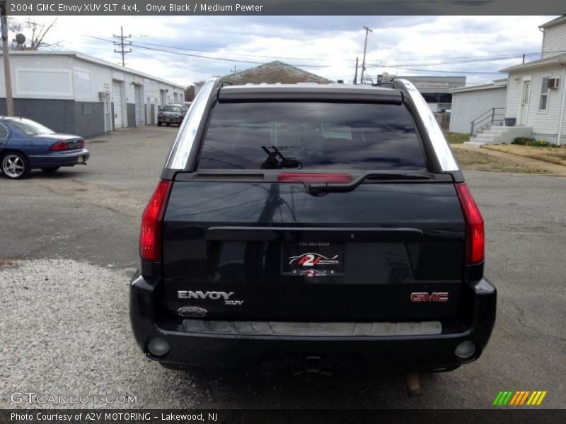 Onyx Black / Medium Pewter 2004 GMC Envoy XUV SLT 4x4