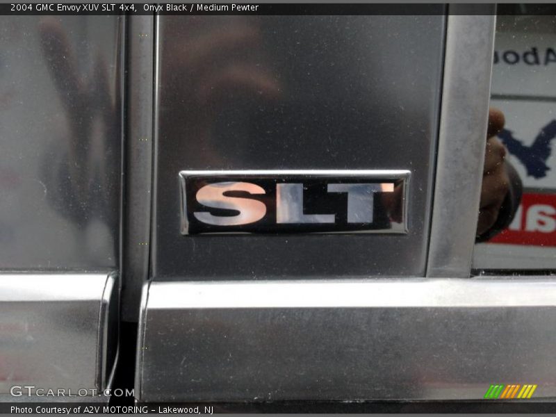 Onyx Black / Medium Pewter 2004 GMC Envoy XUV SLT 4x4