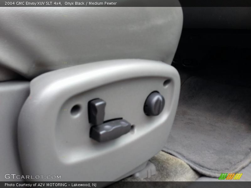 Onyx Black / Medium Pewter 2004 GMC Envoy XUV SLT 4x4