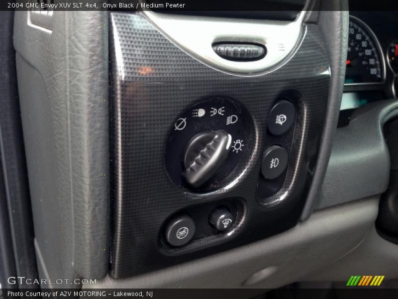 Onyx Black / Medium Pewter 2004 GMC Envoy XUV SLT 4x4