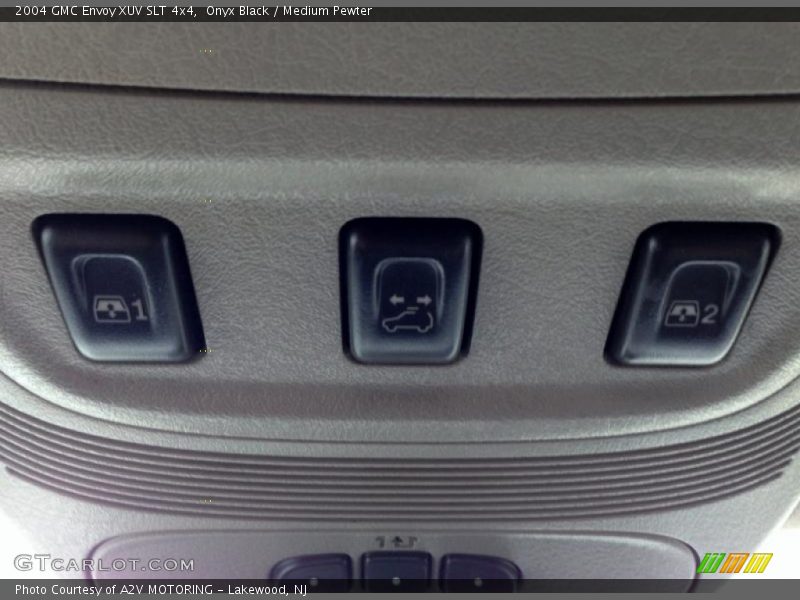 Onyx Black / Medium Pewter 2004 GMC Envoy XUV SLT 4x4