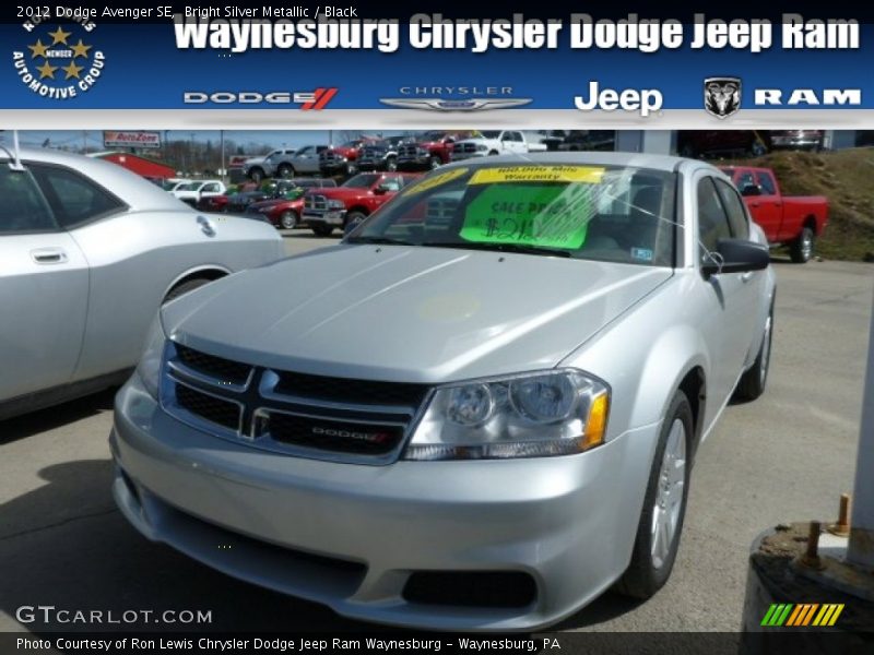 Bright Silver Metallic / Black 2012 Dodge Avenger SE