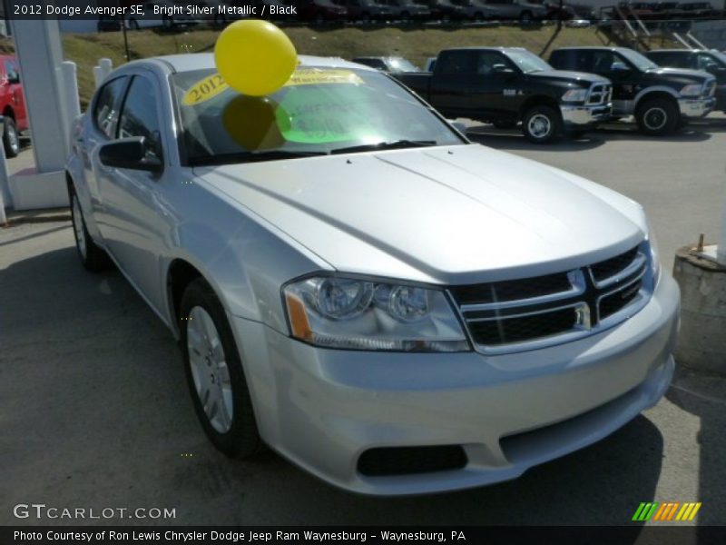 Bright Silver Metallic / Black 2012 Dodge Avenger SE