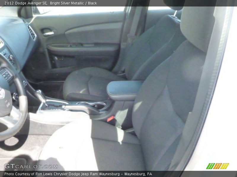 Bright Silver Metallic / Black 2012 Dodge Avenger SE