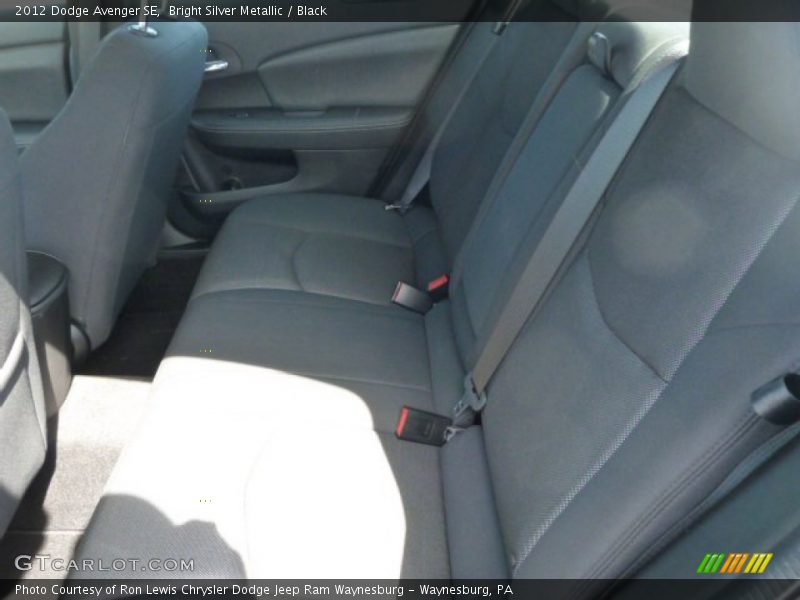 Bright Silver Metallic / Black 2012 Dodge Avenger SE