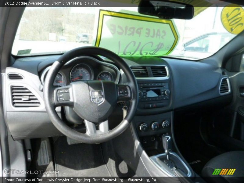 Bright Silver Metallic / Black 2012 Dodge Avenger SE