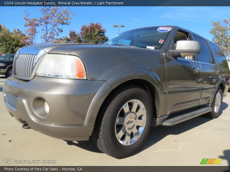 Mineral Grey Metallic / Light Parchment 2004 Lincoln Navigator Luxury