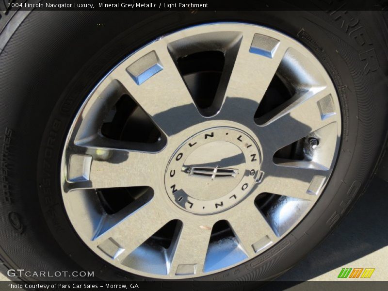 Mineral Grey Metallic / Light Parchment 2004 Lincoln Navigator Luxury